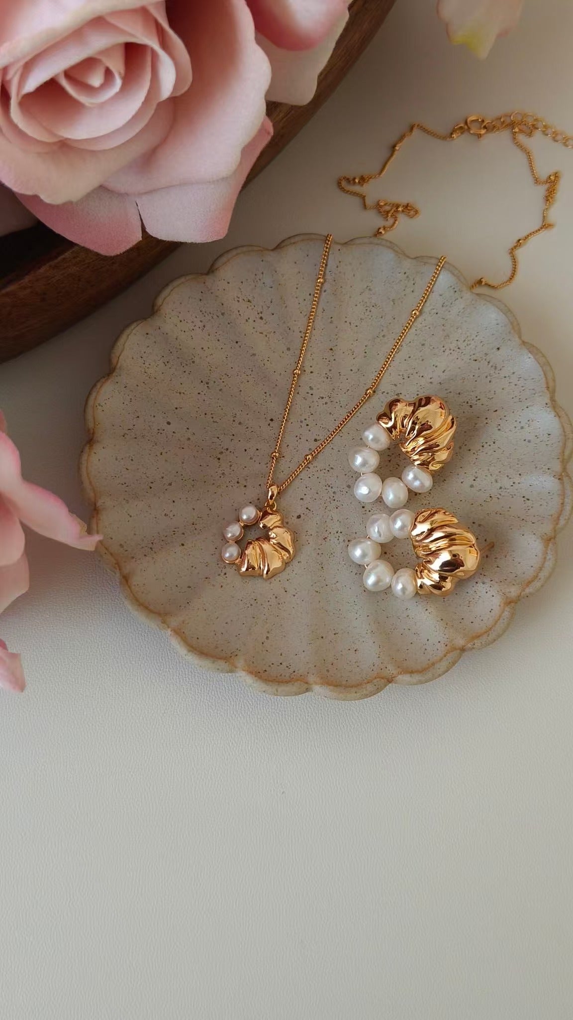 Golden Leaf & Pearl Necklace | 18K Gold Plated S925 Silver | Natural Freshwater Pearl Pendant