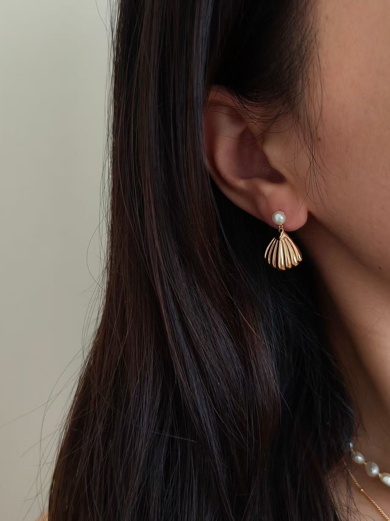 Shell Pearl Drop Earrings