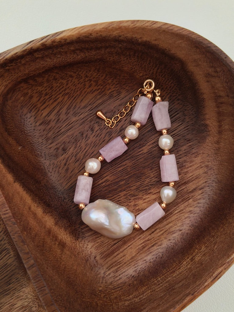 Kunzite & Baroque Pearl Bracelet