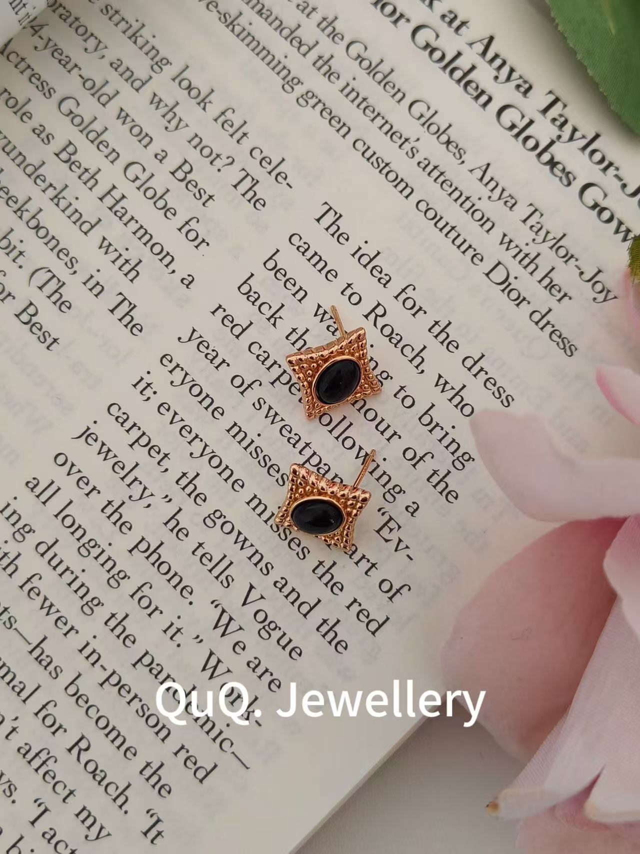 lack & White Harmony Beaded Bracelet – 18K Gold-Plated Accents