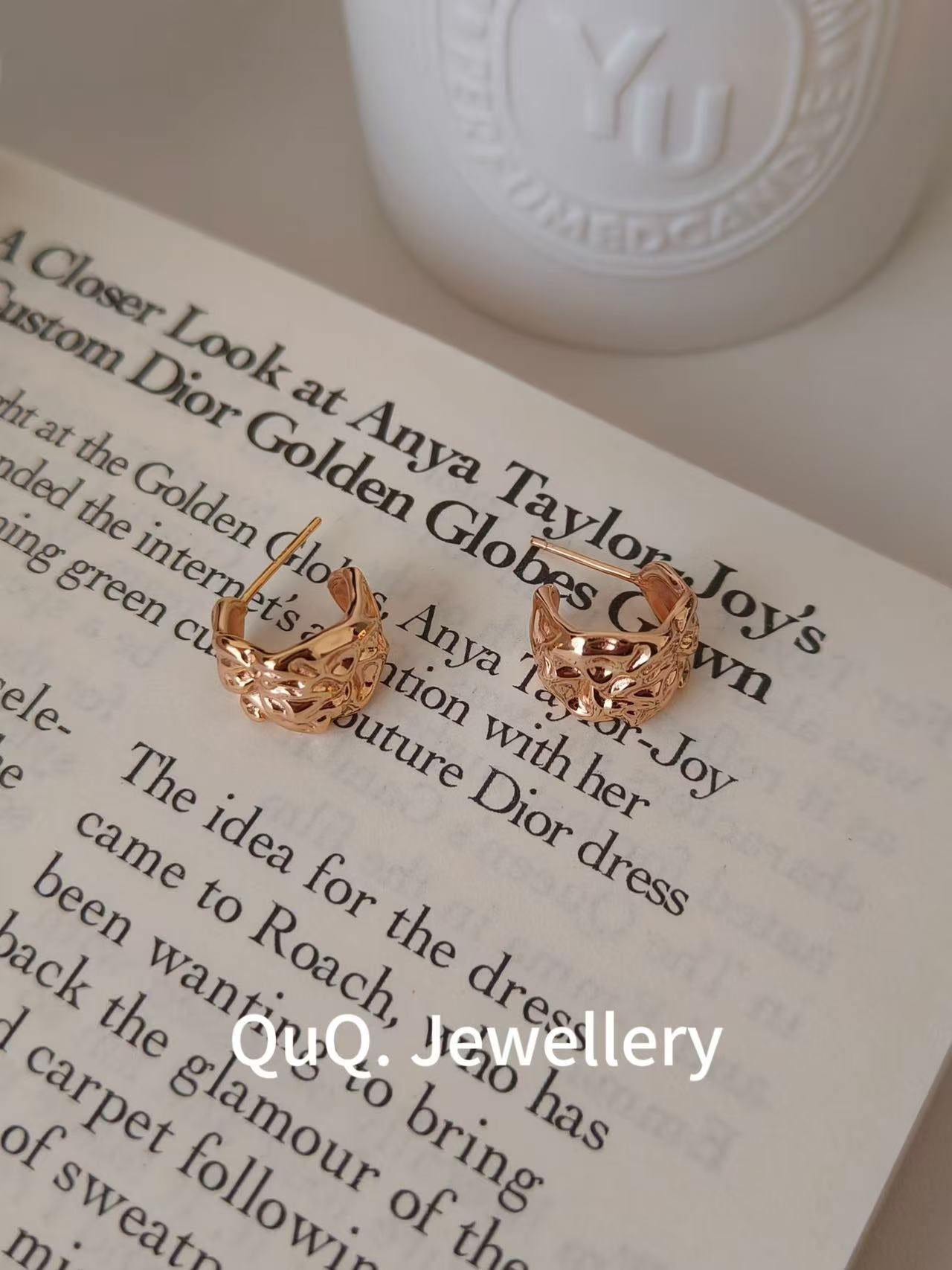 Mini Carved Gold Huggie Earrings | 18K Gold Plated S925 Sterling Silver