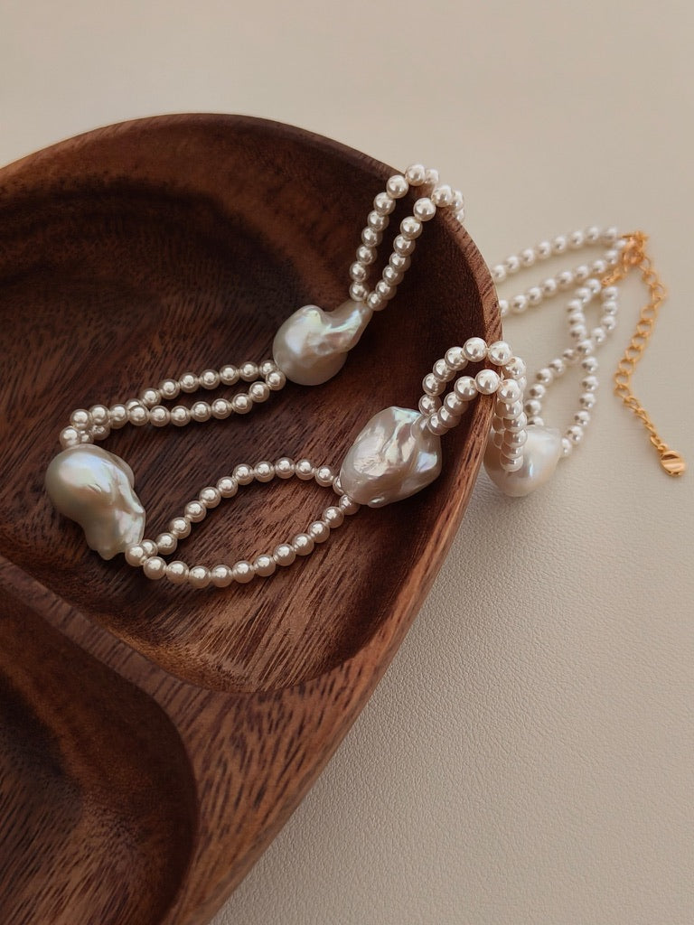 Drifting Pearl Station Necklace