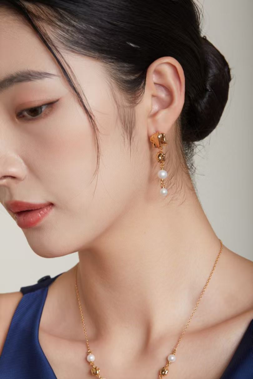 gold textured drop earrings