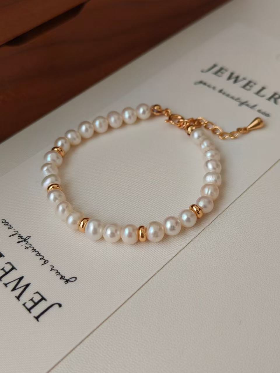 Classic Freshwater Pearl Bracelet