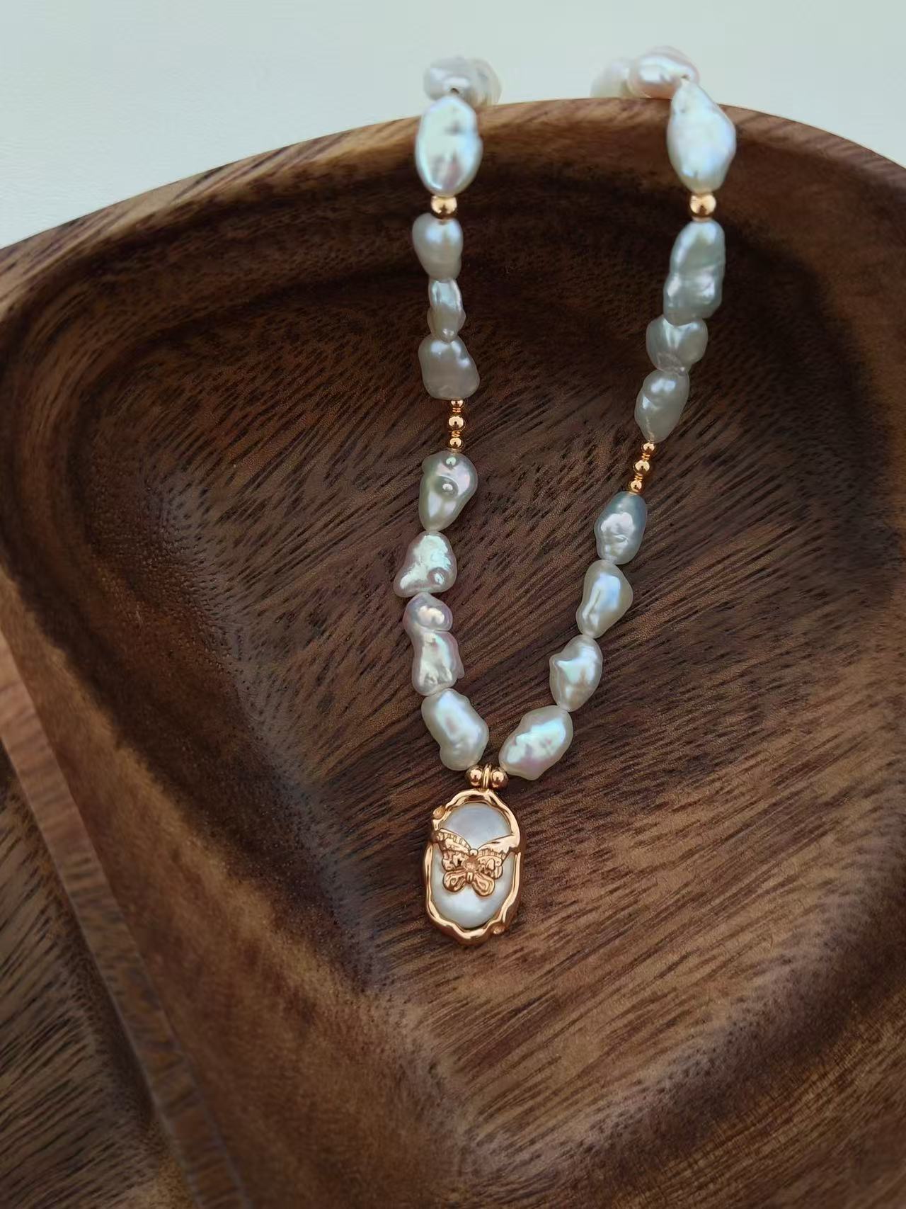 Baroque Freshwater Pearl Pendant Necklace