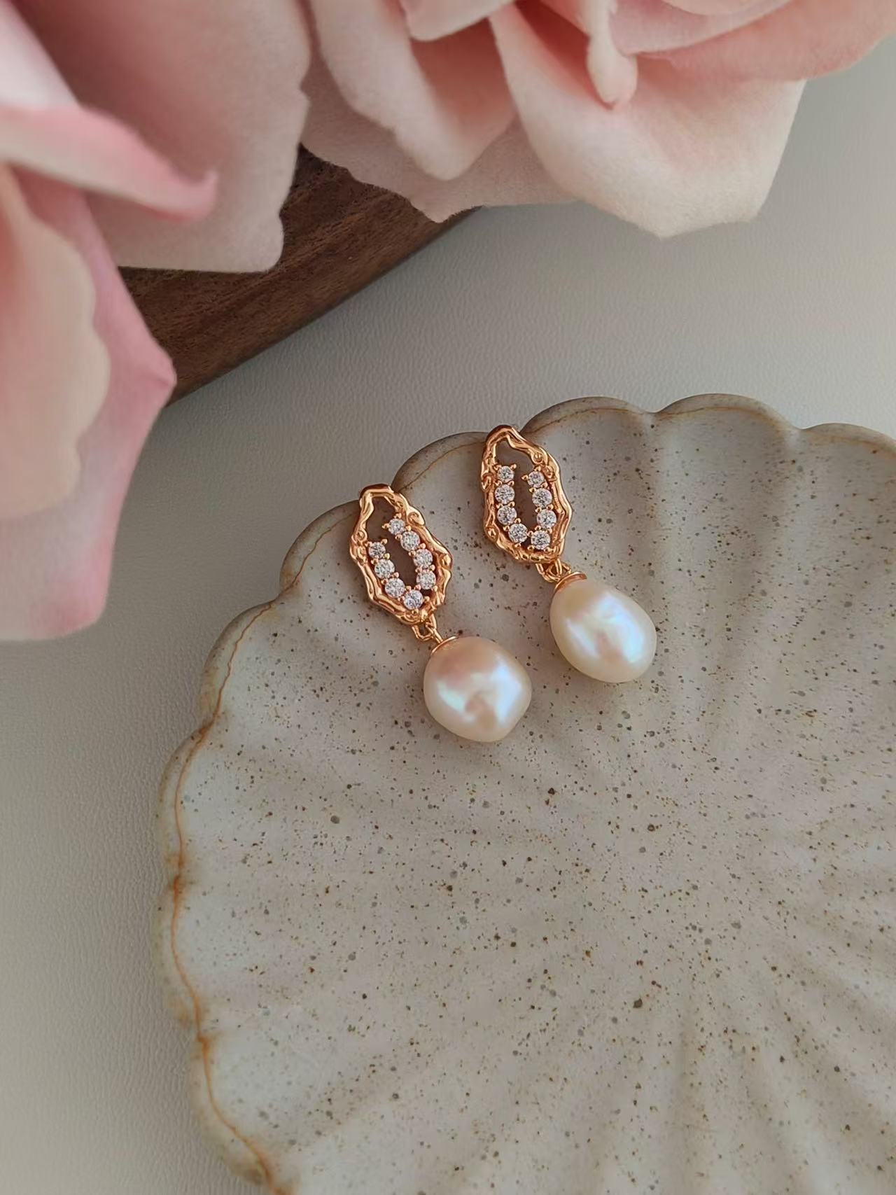 Sculpted Pearl Drop Earrings