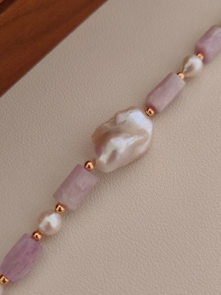 Kunzite & Baroque Pearl Bracelet