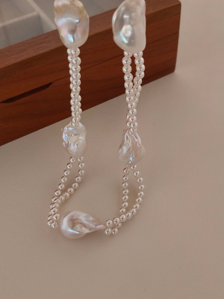 Drifting Pearl Station Necklace