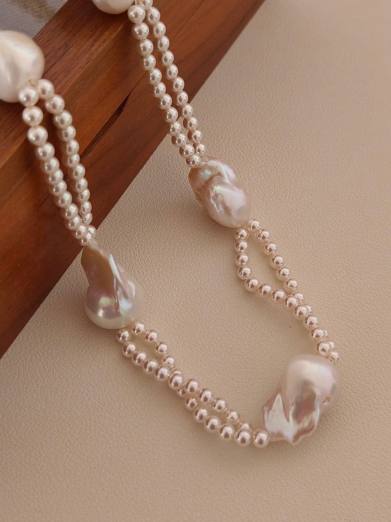 Drifting Pearl Station Necklace