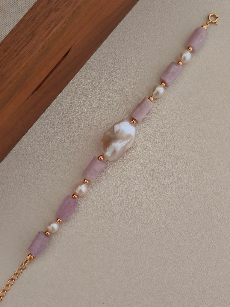 Kunzite & Baroque Pearl Bracelet