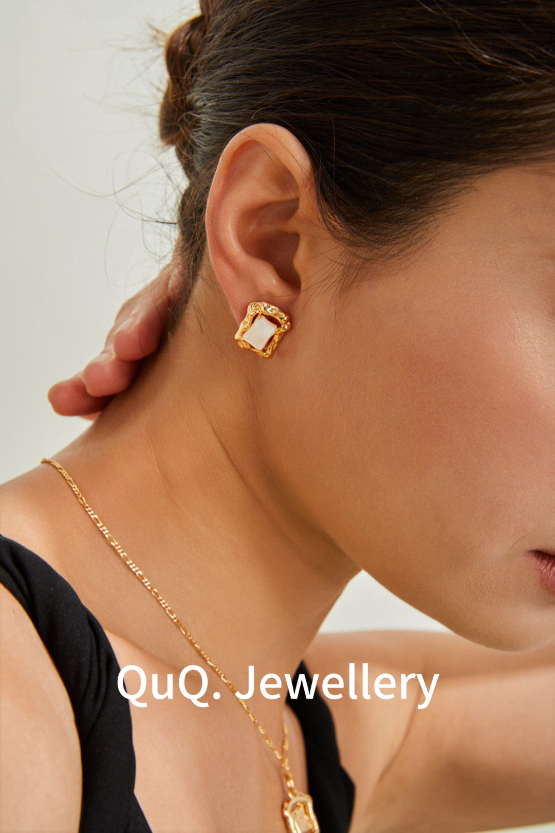 Vintage Irregular Frame Pearl Stud Earrings | QuQ. Jewellery