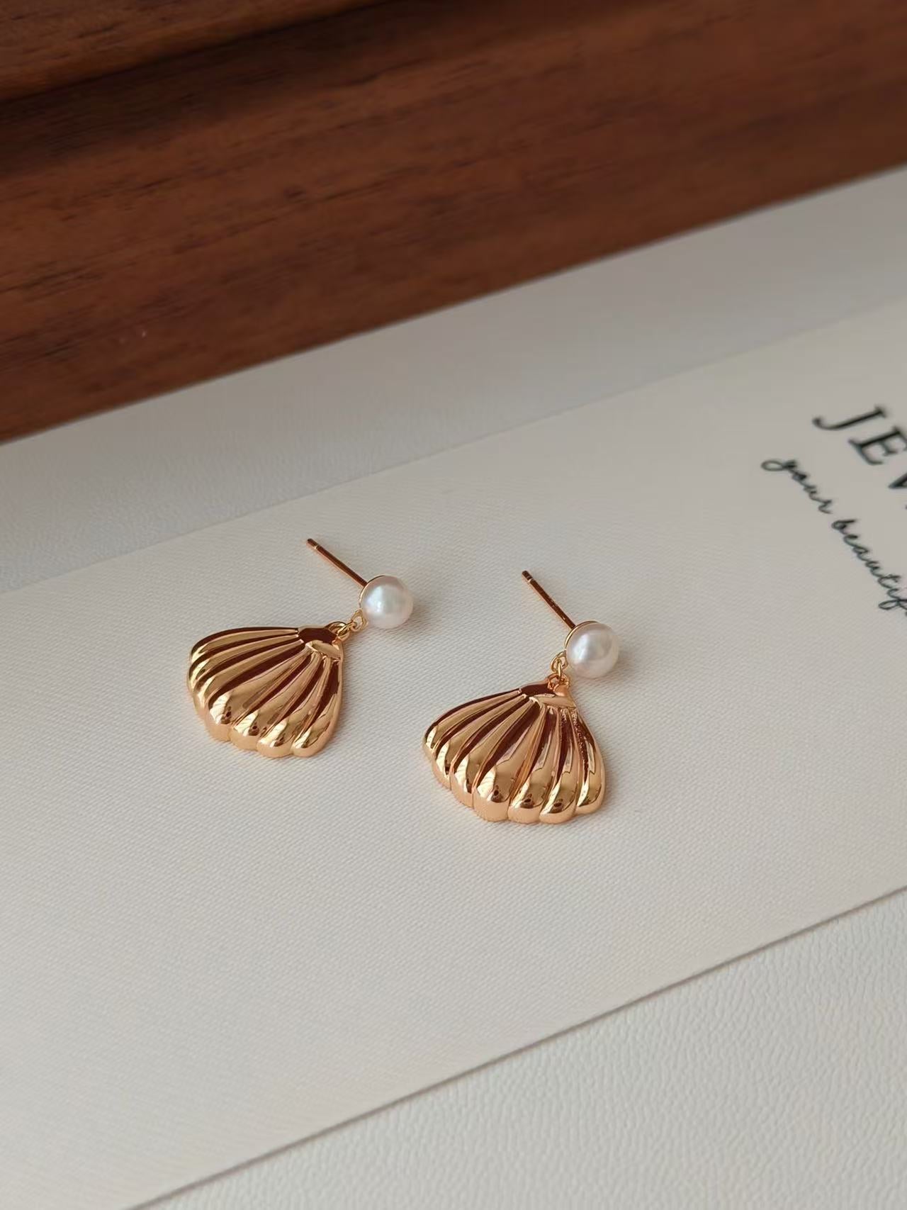 Shell Pearl Drop Earrings